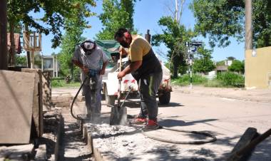 Continúa el bacheo en distintos sectores de la ciudad