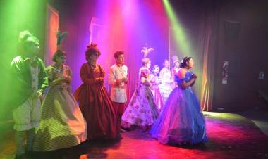 Podrán abrir las salas de teatro a partir del 18 de diciembre