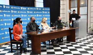 Premio Salón de las Mujeres Marina González Luschini