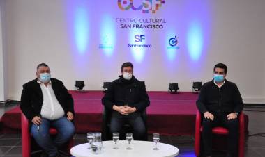 García Aresca entregó subsidios a los centros de jubilados y anunció la apertura de los talleres para adultos mayores