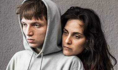 Lorena Vega dirige "Precoz", que expone "zonas socialmente no aceptadas de la maternidad"