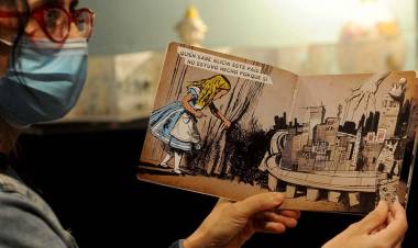 "Alicia en el país de las Maravillas" protagoniza una muestra con 70 ediciones de la obra