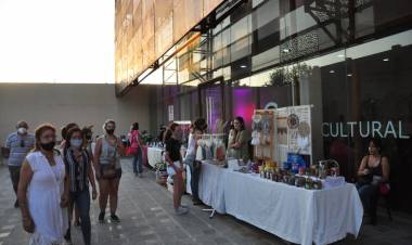 Feria Navideña de Mujeres Emprendedoras y culminación del ciclo “Música al Patio"
