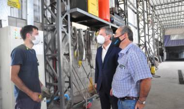 El intendente continúa visitando empresas de la ciudad