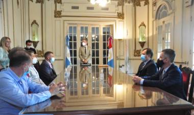 Bernarte tomó juramento a los nuevos secretarios de Políticas Sociales y Modernización