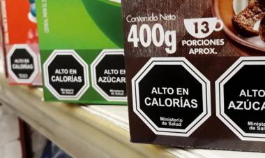 A un paso del etiquetado frontal en la góndola