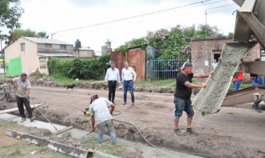 Avanza obra de cordón cuneta en barrio San Cayetano