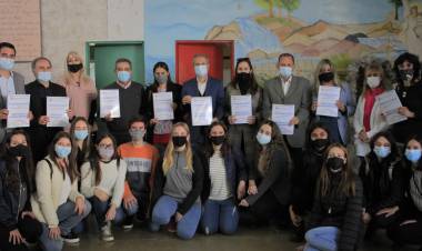 Bernarte presentó el Programa Municipal Inglés en las Guarderías