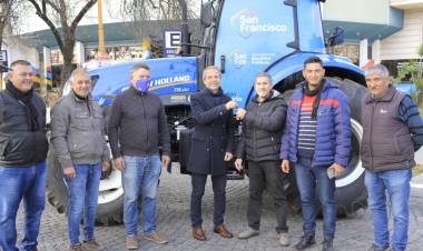 Bernarte presentó dos nuevas unidades que se incorporarán a la Secretaría de Servicios Públicos