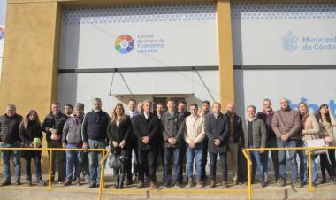 Invitado por Llaryora, el intendente Damián Bernarte firmó la adhesión a la Red Iberoamericana de Gobiernos y Ciudades Circulares