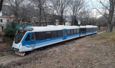 En prueba experimental, el Tren de las Sierras llegó después de 25 años a La Falda