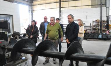 Bernarte continúa visitando empresas de nuestra ciudad