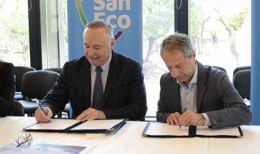 Acastello y Bernarte firmaron convenio de colaboración y entregaron beneficios de promoción industrial a 7 firmas de la ciudad