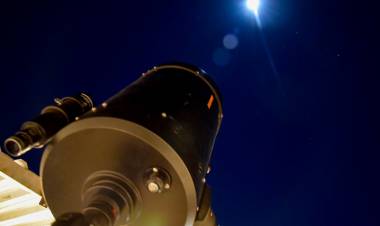 En octubre, la Luna, Saturno y Júpiter se verán desde el Observatorio Astronómico de la UTN