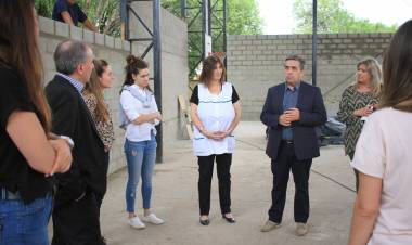 Avanza el cerramiento del SUM de la escuela Bouchard