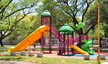 Quedó inaugurada la refuncionalización de la Plaza del Centro Cívico