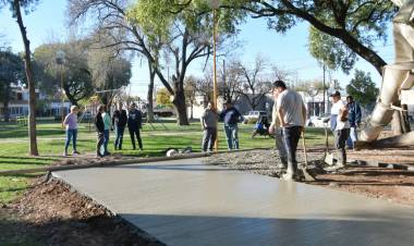 La cuarta cancha de básquet 3x3 ya se construye en la plaza de barrio Jardín