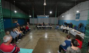 Bernarte se reunió con vecinos de barrio San Martín