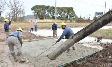 Pavimentación: Concluyó calle Esperanza y avanza en calle México