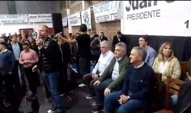 Juan Schiaretti: "Gobernar desde la gestión es no entrar en la grieta"