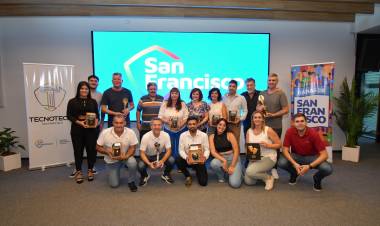 El municipio reconoció a "embajadores culturales" de la ciudad