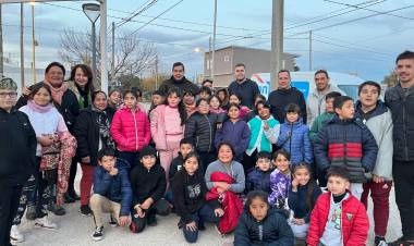 Niños de barrio Parque disfrutaron del Planetario en Tecnoteca