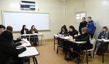 Más de 120 jóvenes participaron del primer “San Francisco Debate”