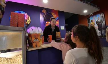 El sector público y privado se unen para que jóvenes pasen un momento agradable