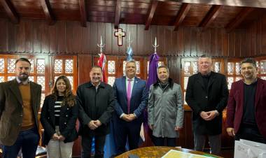 El municipio y la Facultad de Ciencias Médicas acordaron la realización de cursos para la profesionalización y formación del personal sanitario municipal