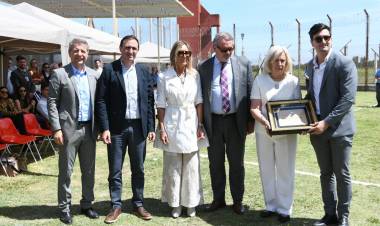 El intendente Damián Bernarte participó de un homenaje a Pablo Montessi
