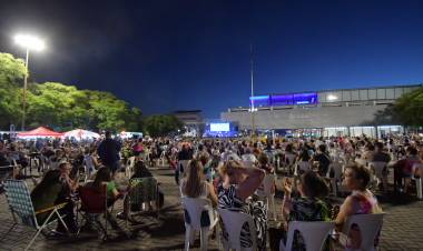Ciudad de eventos: Con éxito rotundo empezó la 14º “Peatonal San Francisco 2025”