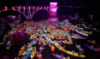 Embalse: kayakistas protagonizarán la décima edición de la singular "Remada Nocturna"