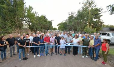 Bernarte inauguró la red colectora de líquidos cloacales de barrio Las Rosas
