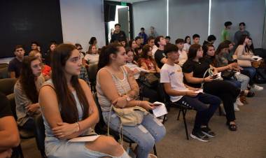 Se entregaron las tarjetas de débito a 110 jóvenes beneficiarios del PPP