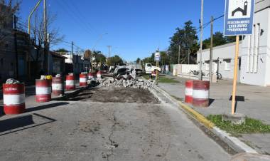 Bernarte supervisó el avance de la 10º etapa de bacheo en la ciudad
