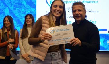 Bernarte entregó becas a 40 deportistas amateurs de la ciudad