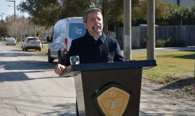 Se inauguró la red colectora de líquidos cloacales de Casonas del Bosque
