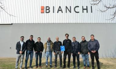 Bernarte recorrió la empresa Bianchi Cueros Argentino y firmó un convenio para fortalecer la capacitación local