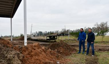 Bernarte supervisó la obra del Polideportivo en Barrio San Cayetano