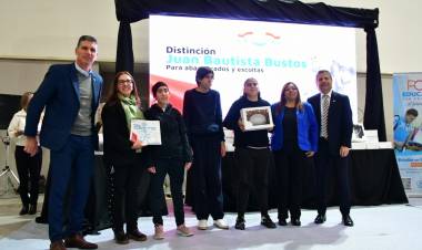Por tercer año consecutivo se entregó la Distinción ‘Juan Bautista Bustos’