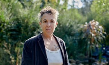 Gabriela Cabezón Cámara está nominada al National Book Award por "Las niñas del naranjel"