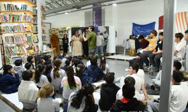 San Francisco celebró “La Noche de las Bibliotecas” con arte, música y lectura