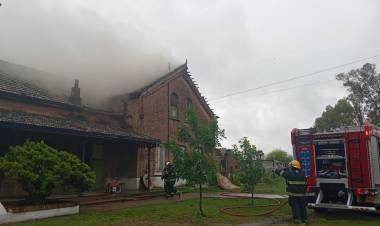Incendio en la Casona del Ferrocarril: cinco evacuados