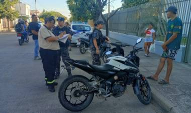 Incautaron vehículos y se detuvo a un hombre en operativo de control vehicular