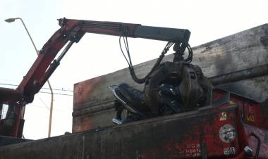 Se compactaron 330 motos y 33 automóviles incautados por la Municipalidad