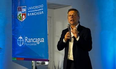 El intendente Damián Bernarte visitó Rancagua y disertó en la “XIV UNIM 2026 – Desafíos de una ciudad viva”