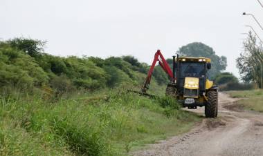 Continúan las tareas de limpieza y mantenimiento de espacios verdes