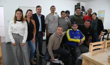 Bernarte recorrió el Taller Sentidos y destacó el proyecto de inclusión laboral