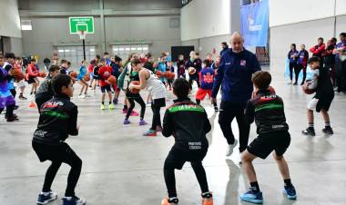 El Superdomo fue sede de una clínica de basquet para categorías formativas