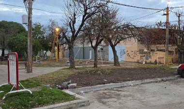 Barrio Roque Sáenz Peña: las obras de remodelación de la plaza renuevan el espacio